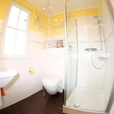 Surfer Modern Retreat