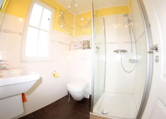 Surfer Modern Retreat